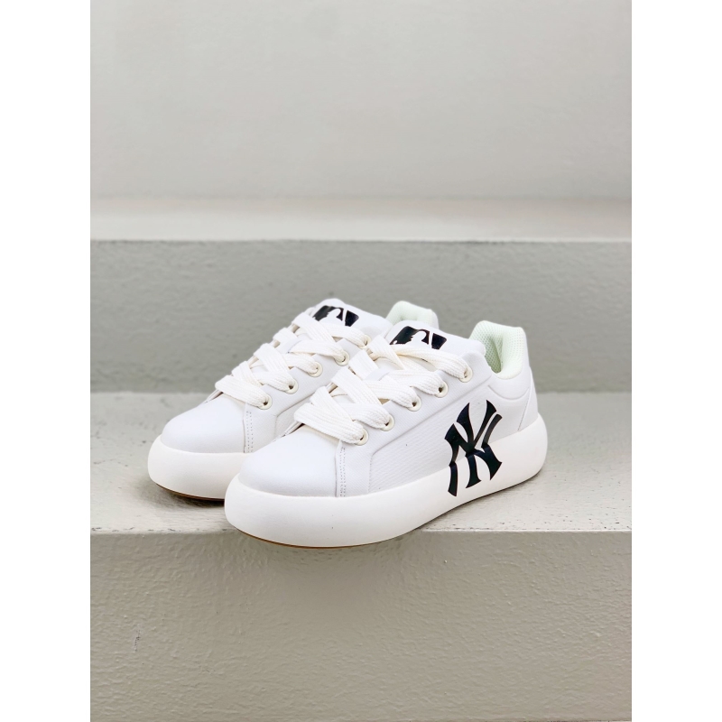 G*u*i casual shoes